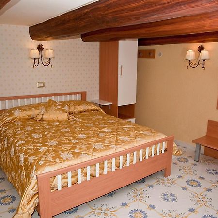 Bed and Breakfast Olimpo Degli Dei Nápoles Exterior foto
