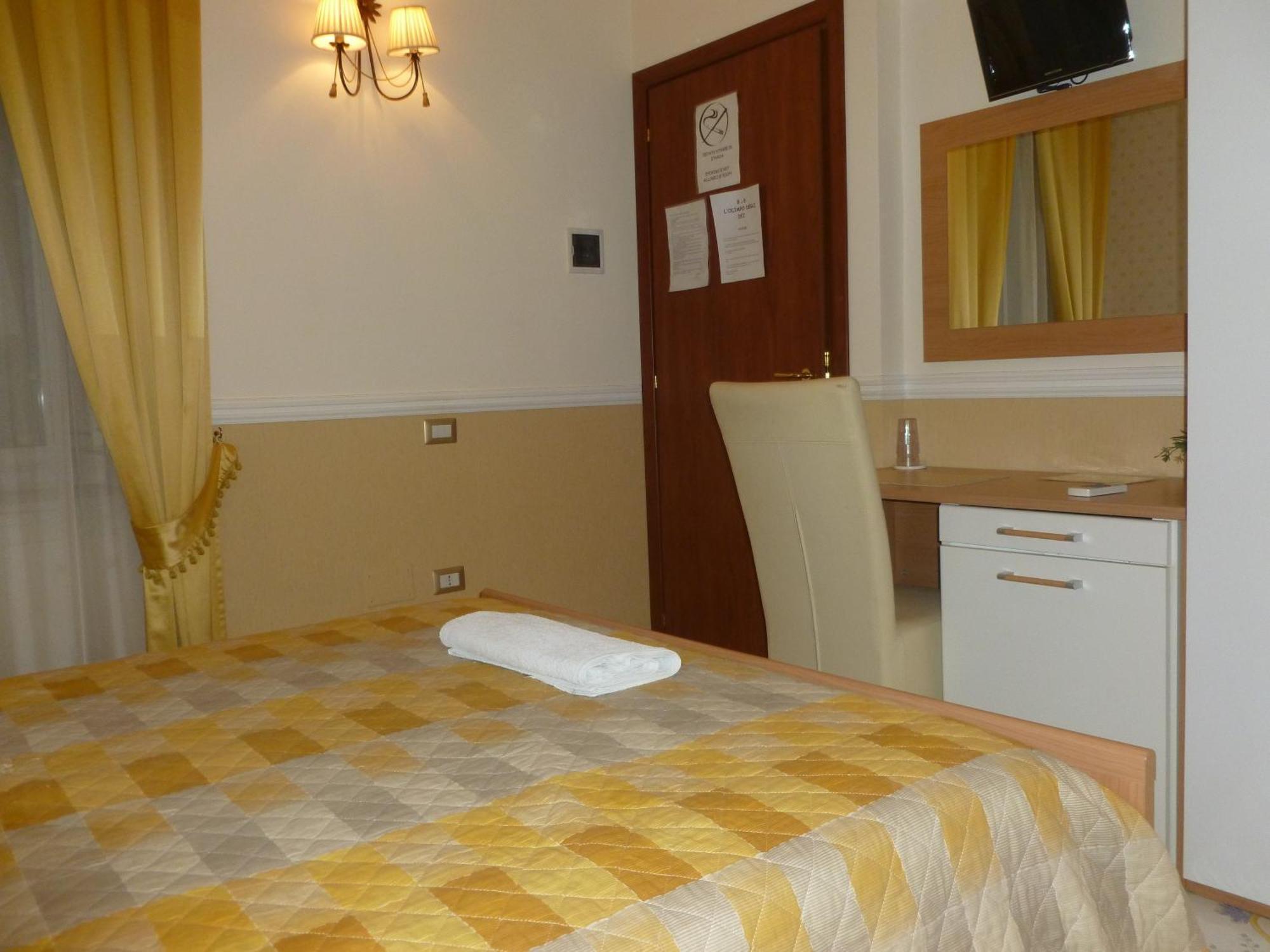 Bed and Breakfast Olimpo Degli Dei Nápoles Habitación foto