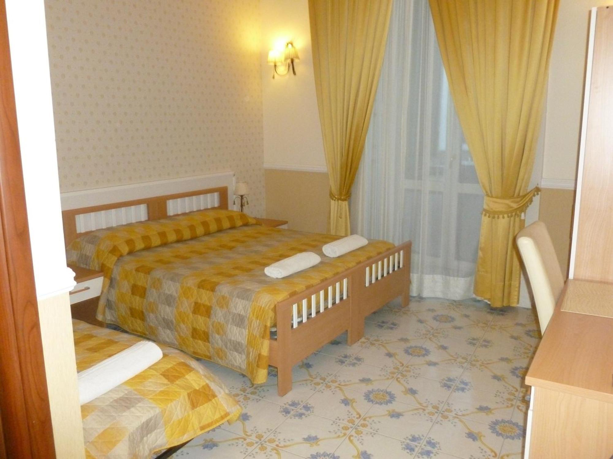 Bed and Breakfast Olimpo Degli Dei Nápoles Habitación foto